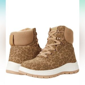 NWT Roxy Karmel Leopard Hiking Boot